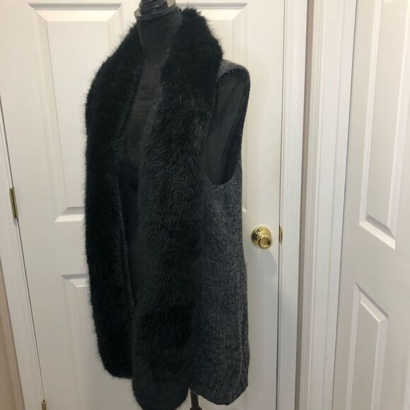 Steve Madden fur lined long sweater vest with pockets - Picture 2 of 14